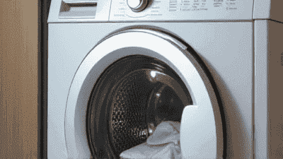 How to Remove Odors from Clothing Without Washing: Tips and Tricks